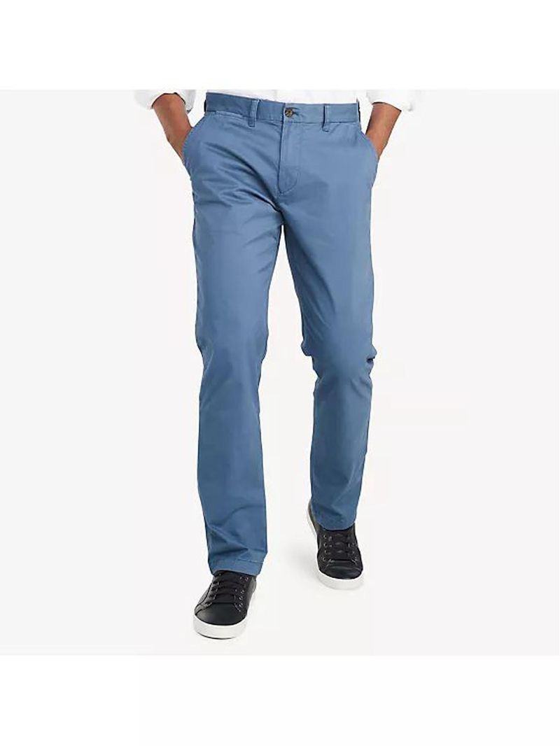 Pantalon-chino-con-logo