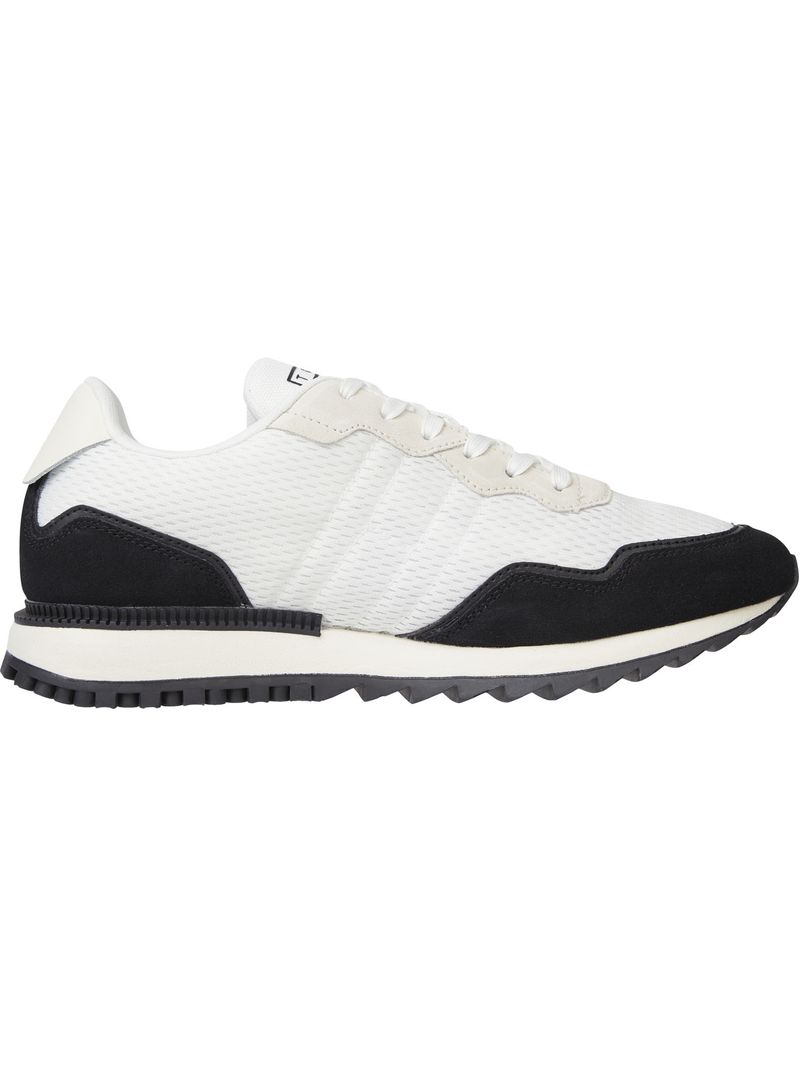 Zapatillas-de-running-con-mezcla-de-texturas