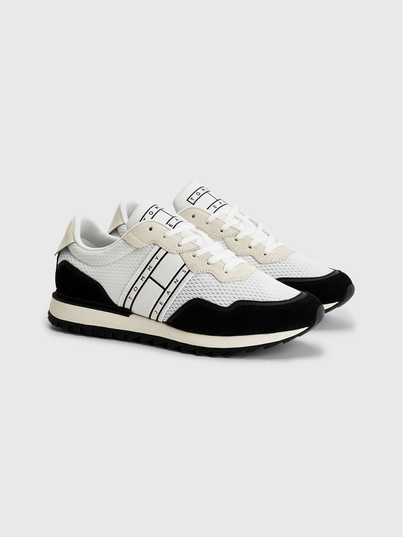 Zapatillas-de-running-con-mezcla-de-texturas