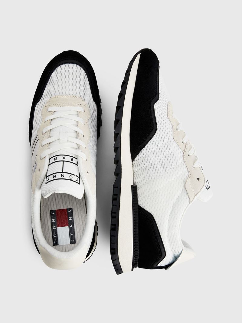 Zapatillas-de-running-con-mezcla-de-texturas
