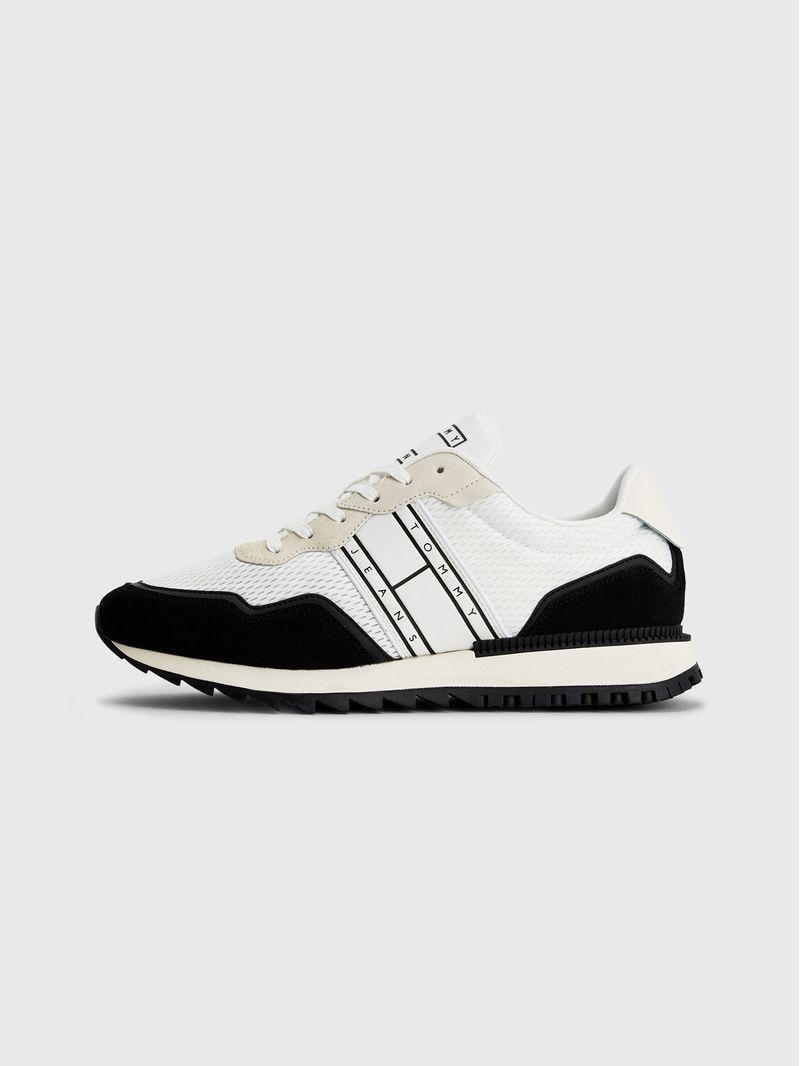 Zapatillas-de-running-con-mezcla-de-texturas