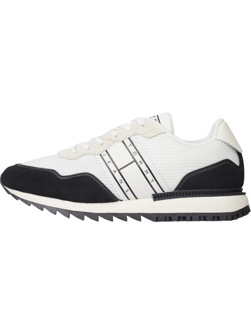 Zapatillas-de-running-con-mezcla-de-texturas
