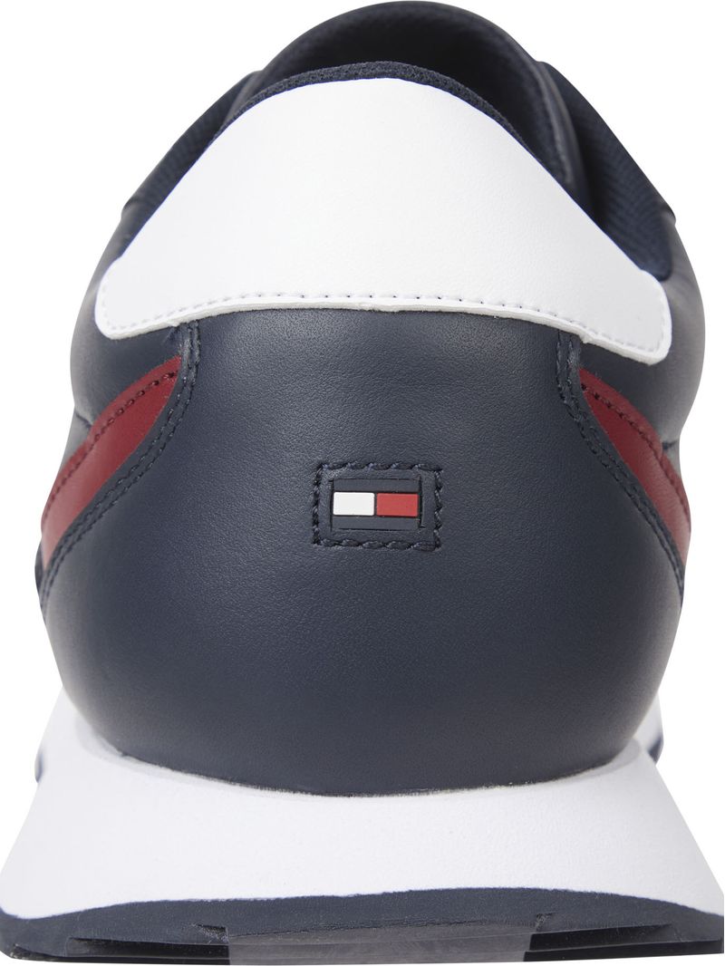 Zapatillas-de-running-en-piel-con-monograma