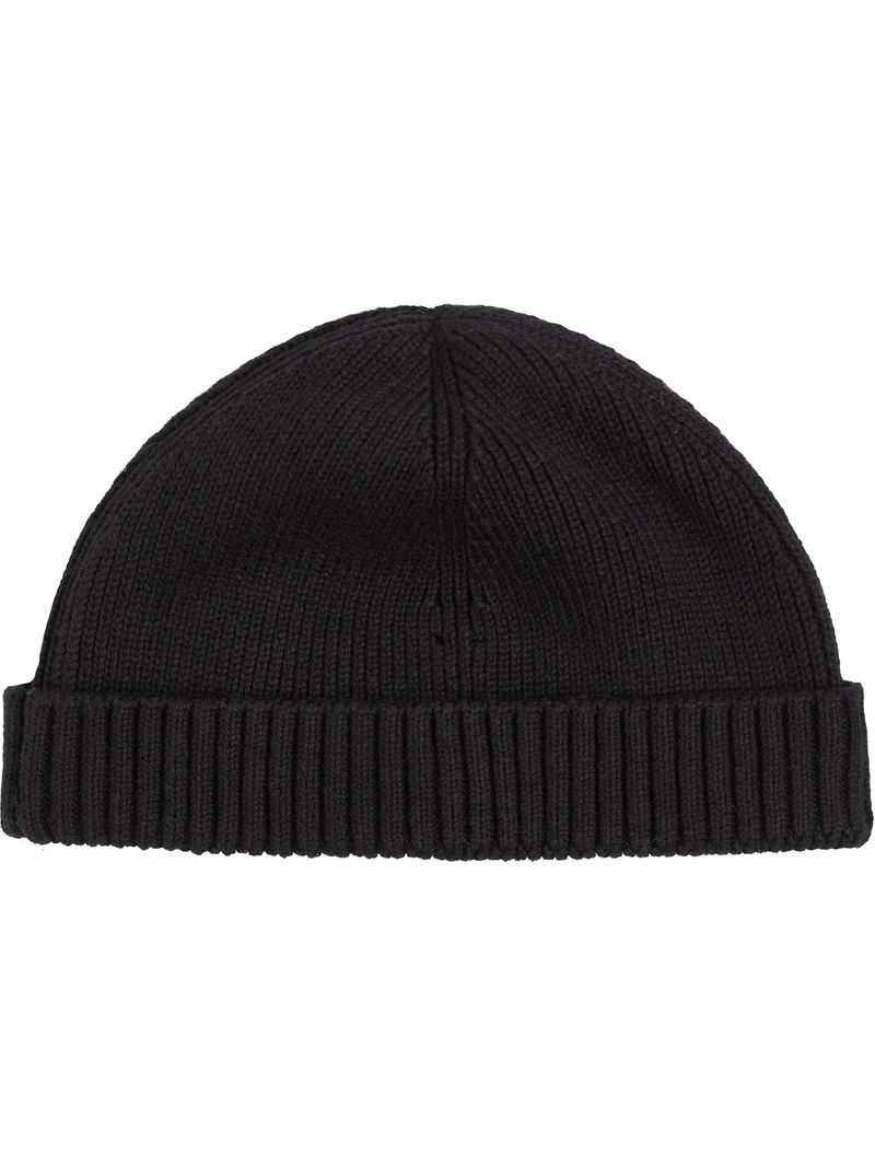 Gorro-beanie-con-logo-bordado