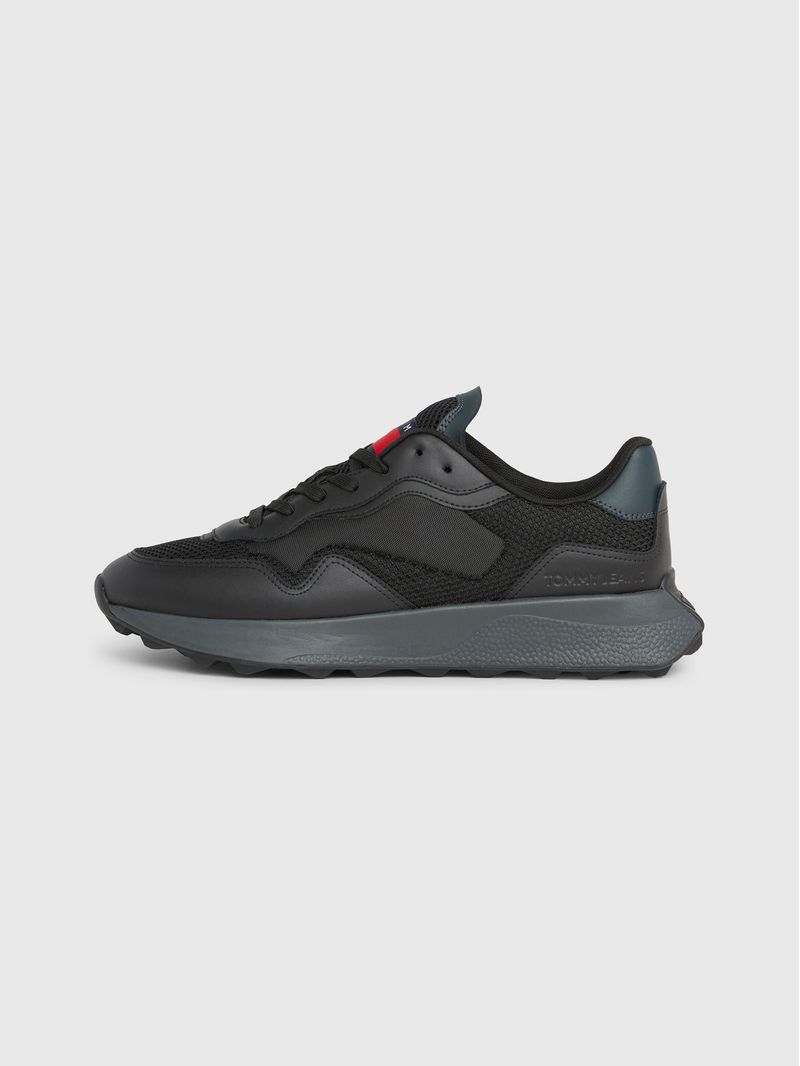 Zapatillas-estilo-running-de-texturas-mixtas