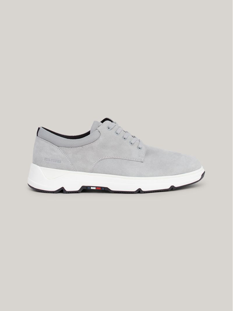 Zapatillas-hibridas-de-ante-de-corte-medio