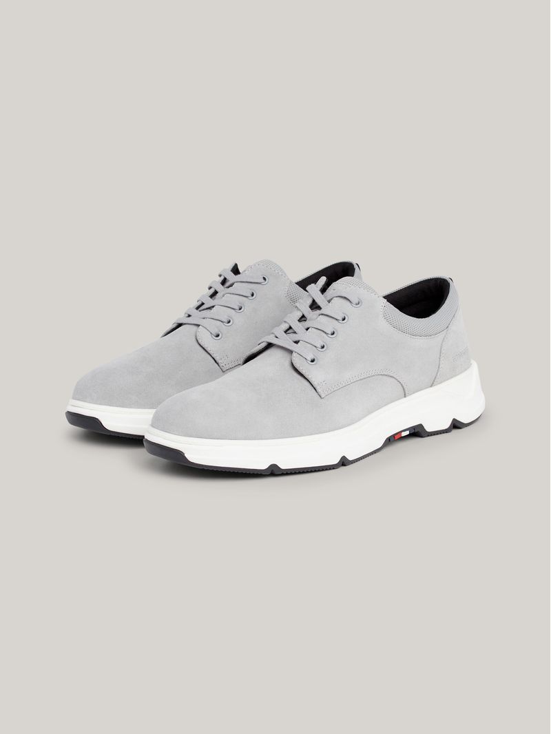 Zapatillas-hibridas-de-ante-de-corte-medio