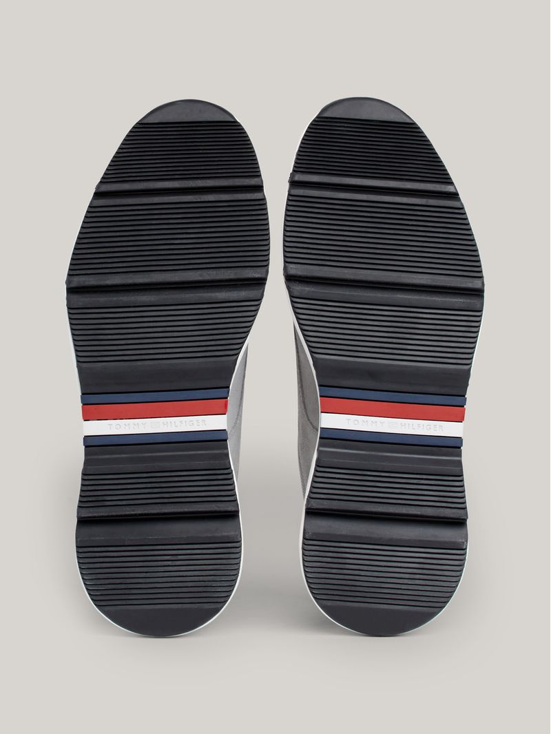 Zapatillas-hibridas-de-ante-de-corte-medio
