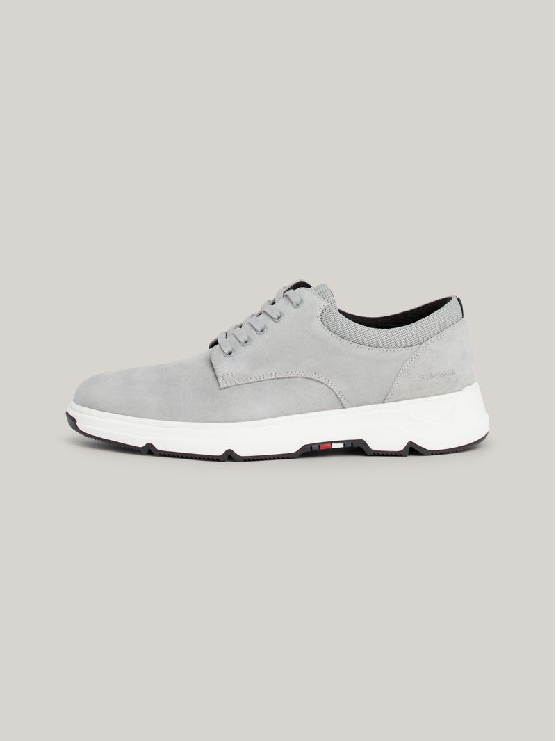 Zapatillas-hibridas-de-ante-de-corte-medio
