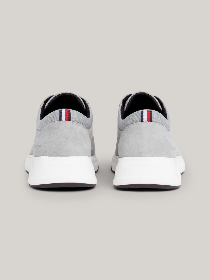 Zapatillas-hibridas-de-ante-de-corte-medio