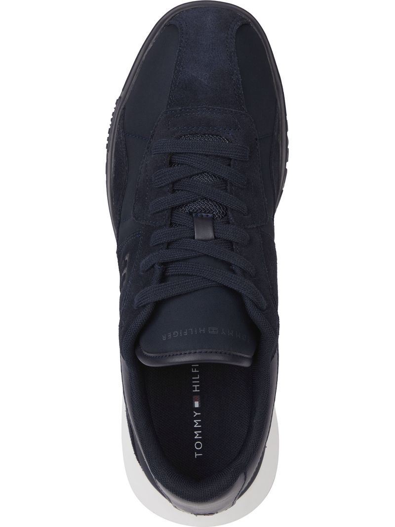 Zapatillas-retro-modernas-repreve