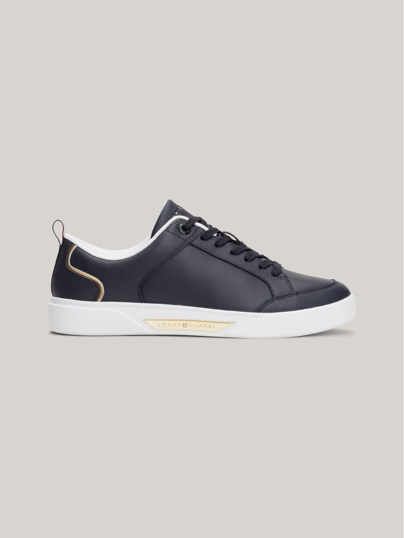 Zapatillas-de-piel-con-ribete-metalizado