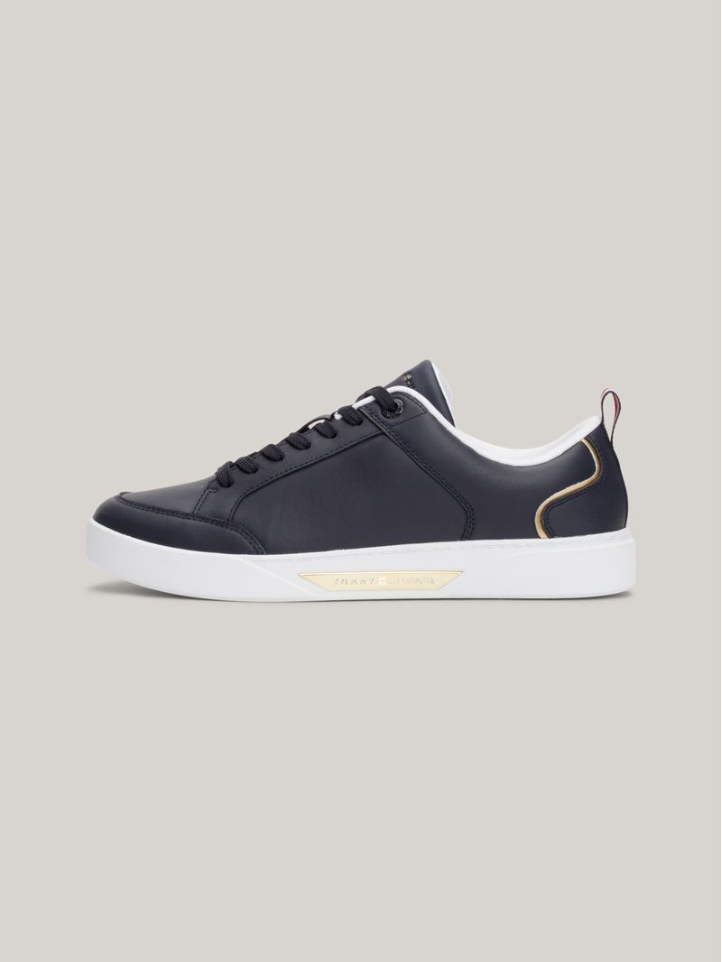Zapatillas-de-piel-con-ribete-metalizado