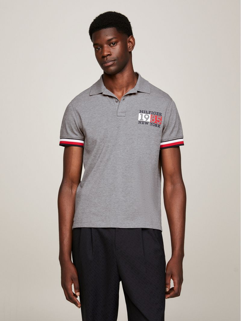 Chomba-ribeteada-de-corte-slim-con-logo