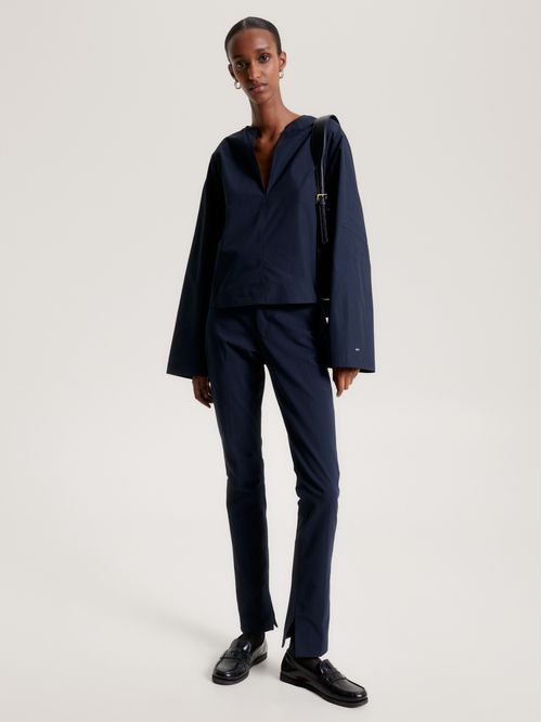 Camisa de corte amplio con cuello en V