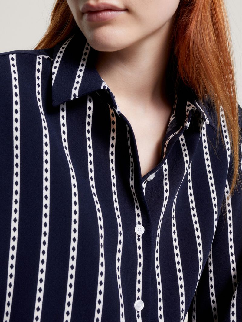 Camisa-de-rayas-con-rombos-Argyle