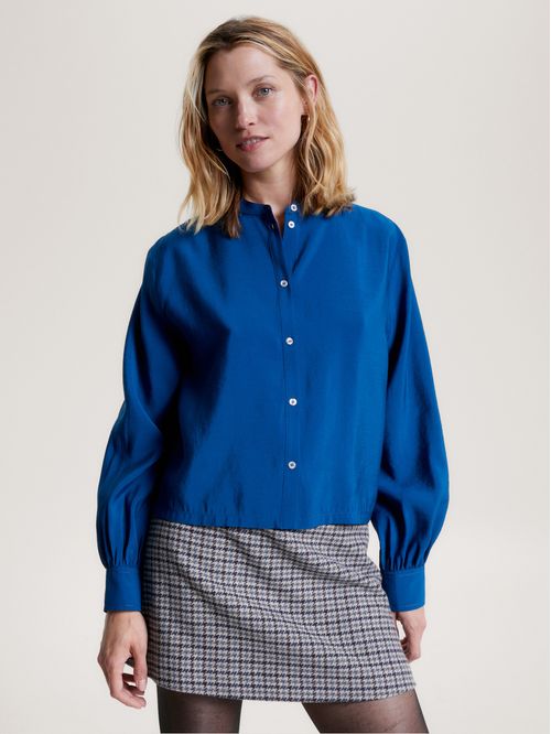 Camisa sin cuello con corte cropped