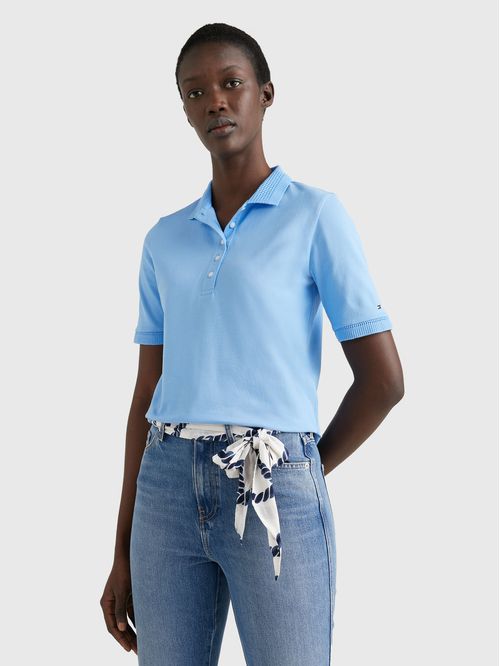 Chomba con cuello ribeteado