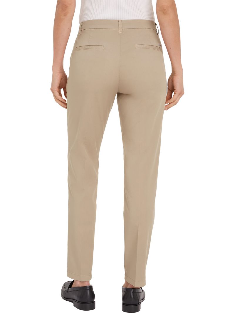 Pantalon-chino-de-sarga-con-corte-slim
