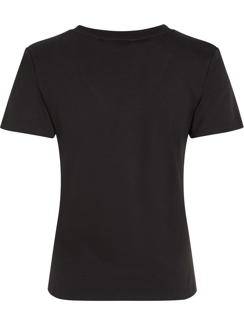 Remera-de-rayas-con-cuello-en-V