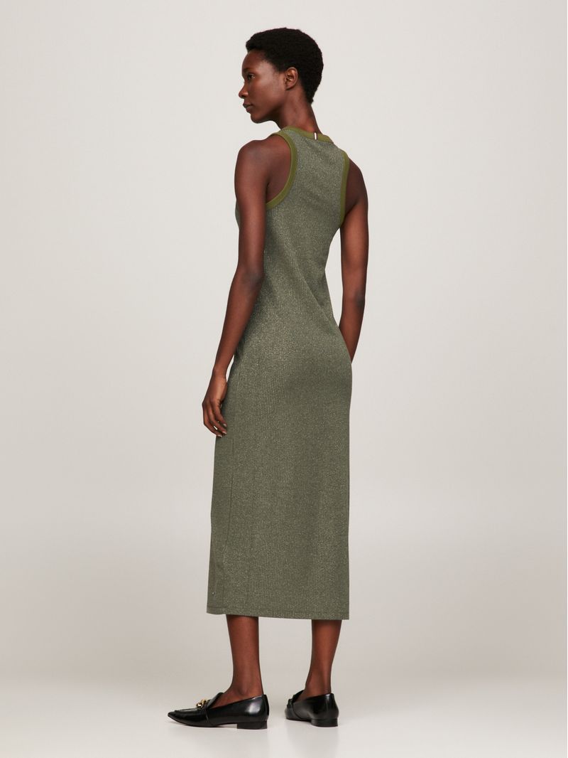 Vestido-midi-sin-mangas-de-corte-slim