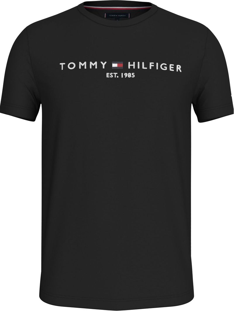 Remera-con-logo-bordado-en-el-pecho