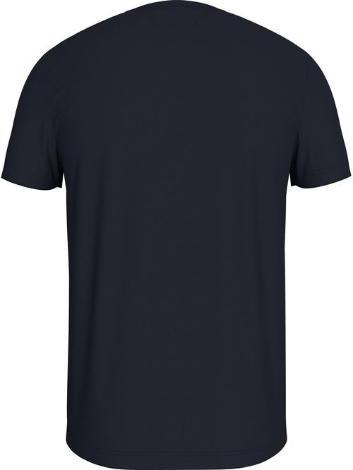 Remera con logo bordado en el pecho