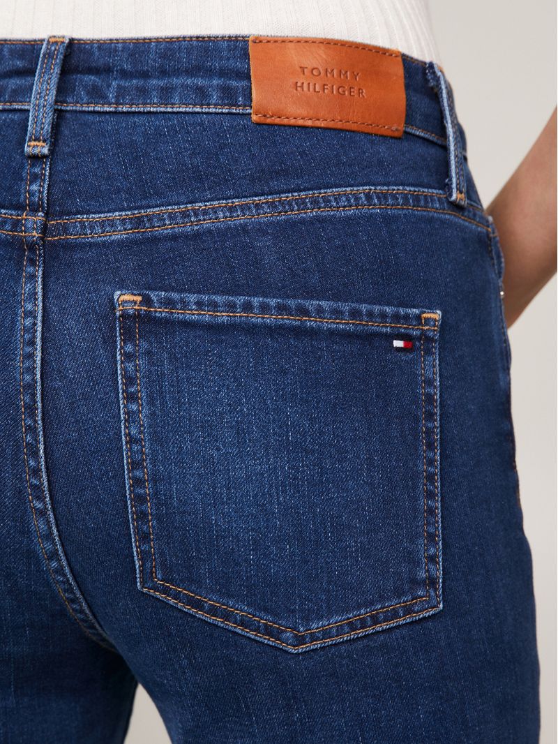 Jeans-de-talle-alto-con-corte-bootcut