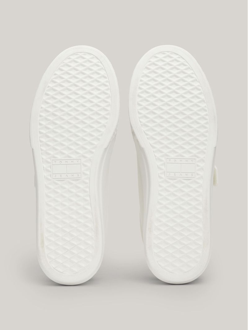 Zapatillas-de-piel-con-cierre-de-velcro