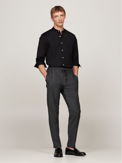 Camisa con cuello ribeteado y corte regular