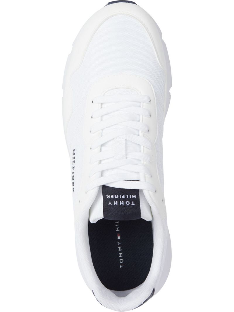 Zapatillas-robustas-con-mezcla-de-texturas