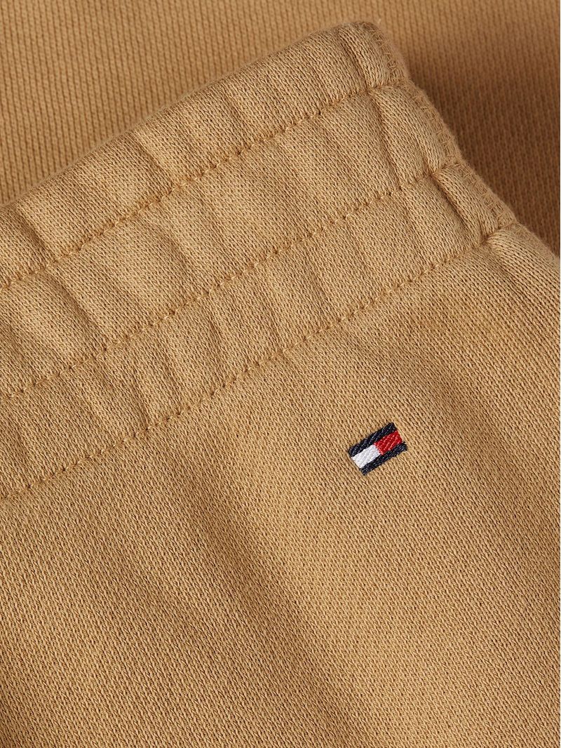 Joggers-conicos-con-logo-lateral
