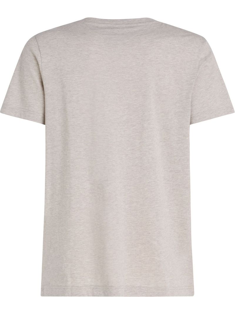 Remera-con-logo-monotipo