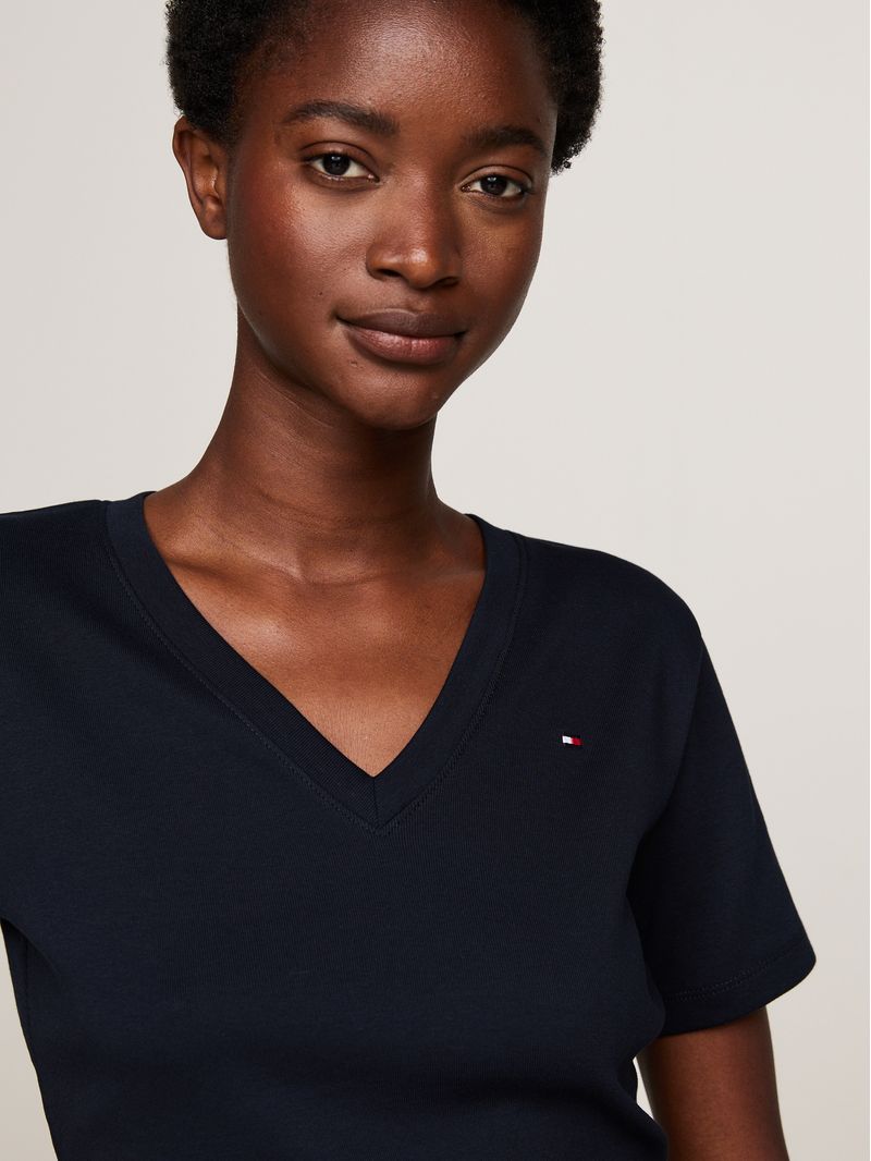 Remera-de-rayas-con-cuello-en-V