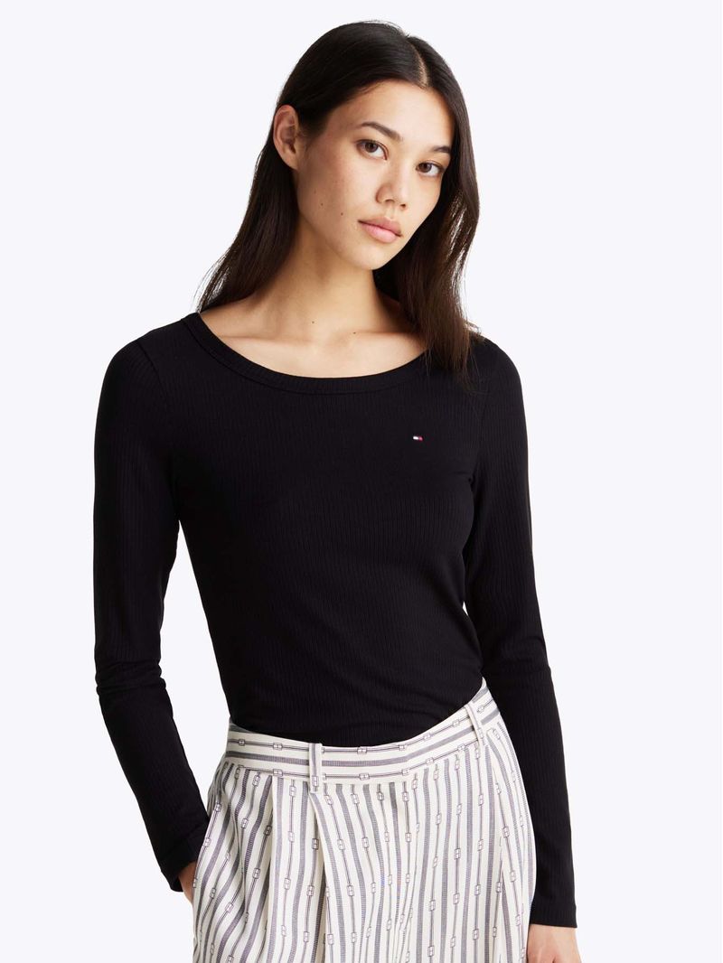 Remera-acanalada-slim-de-manga-larga