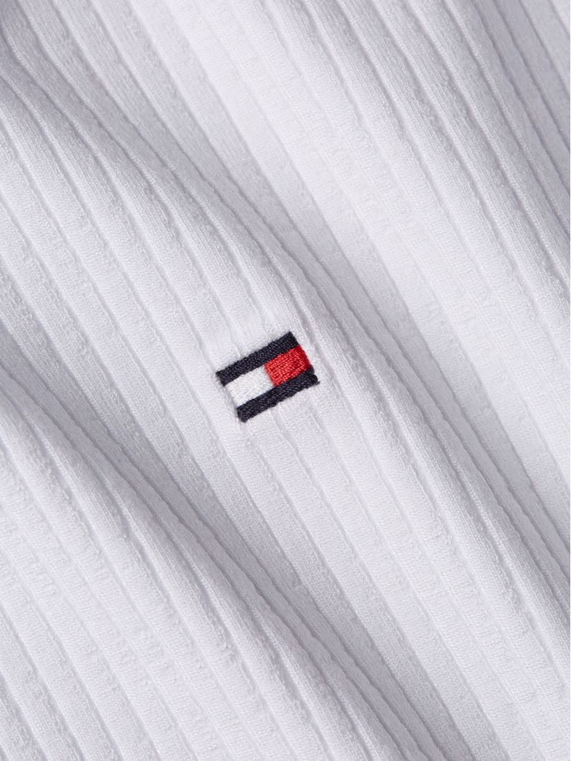 Remera-acanalada-slim-de-manga-larga