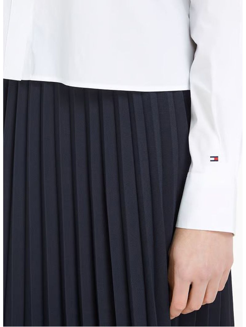 Camisa-boxy-con-cuello-de-rayas