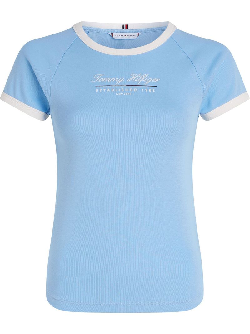 Remera-slim-con-logo-y-acabados-a-contraste