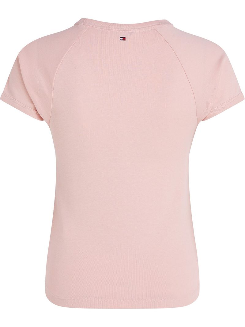 Remera-slim-con-logo-y-acabados-a-contraste