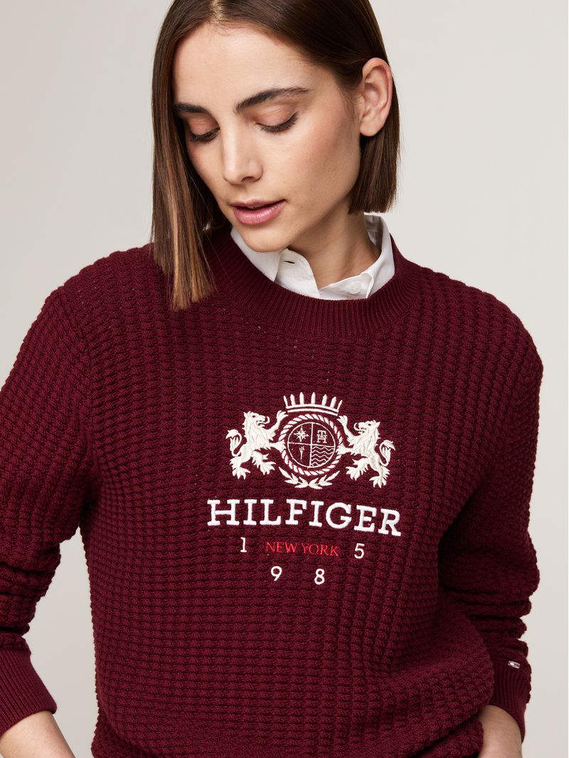 Sweater-de-punto-gofrado-con-logo-bordado