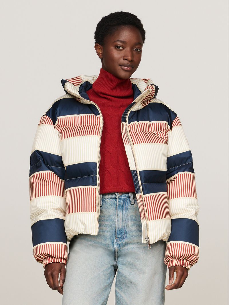 Campera-acolchada-con-estampado-distintivo