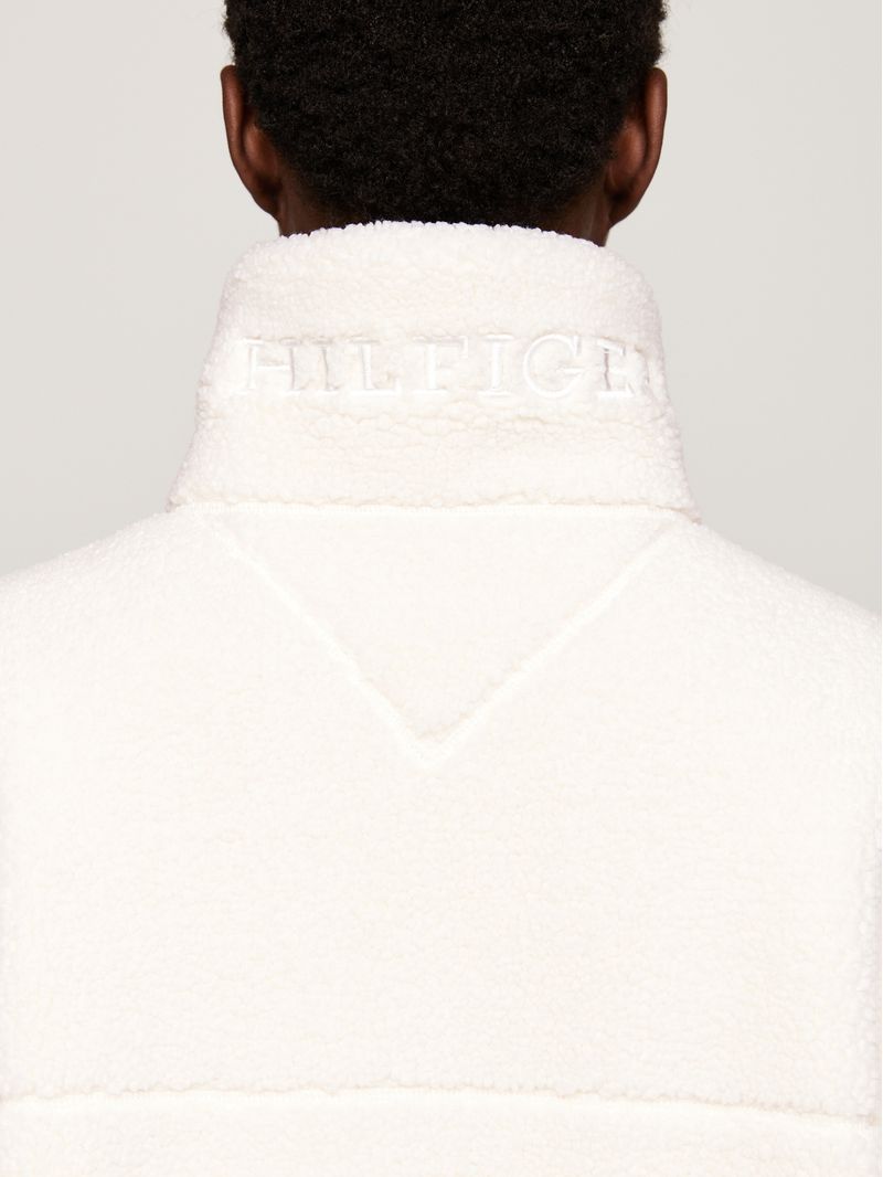 Campera-amplia-en-tejido-polar-de-peluche