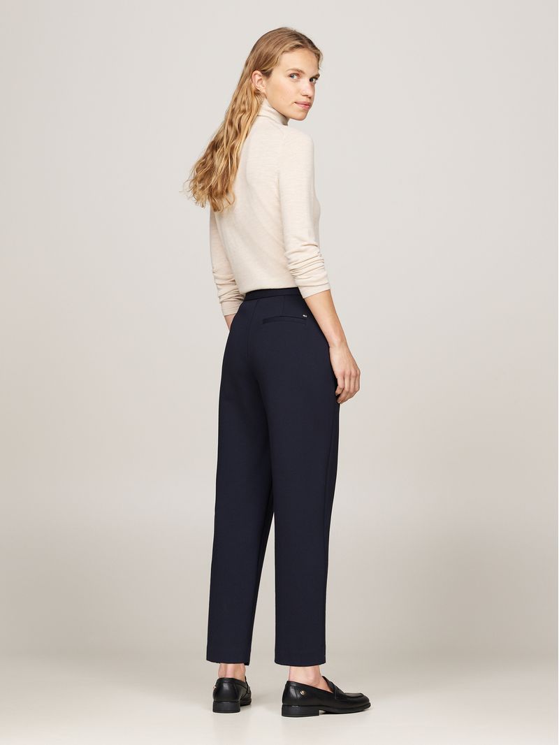 Pantalon-de-corte-slim-con-raya-marcada