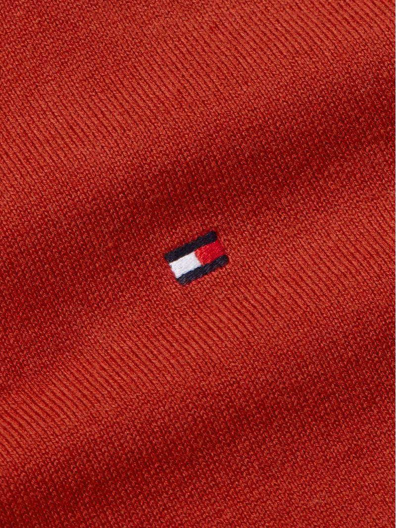 Sweater-de-cuello-alto-con-logo