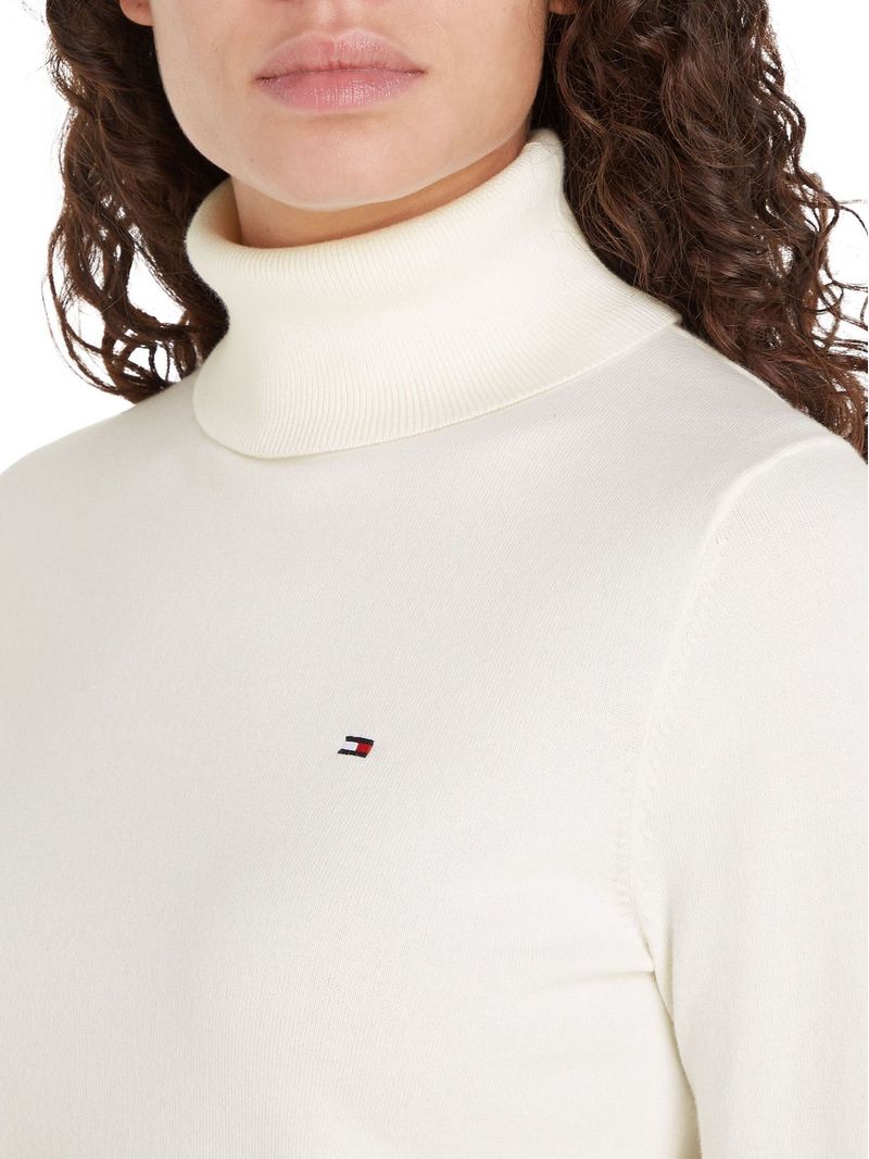 Sweater-de-cuello-alto-con-logo