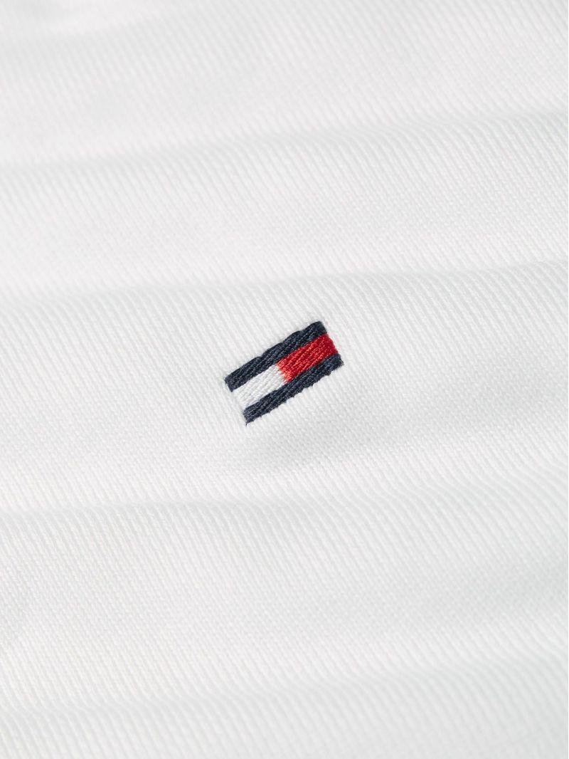 Buzo-de-felpa-con-capucha-y-logo-bordado