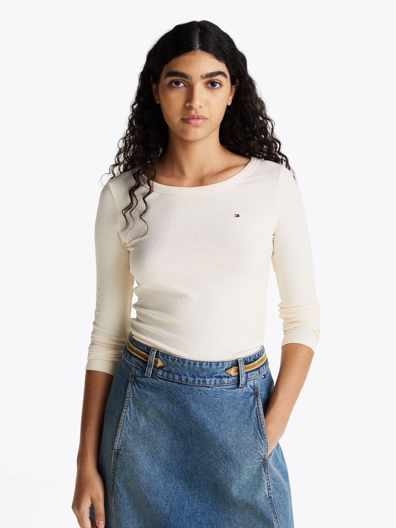 Remera-acanalada-slim-de-manga-larga