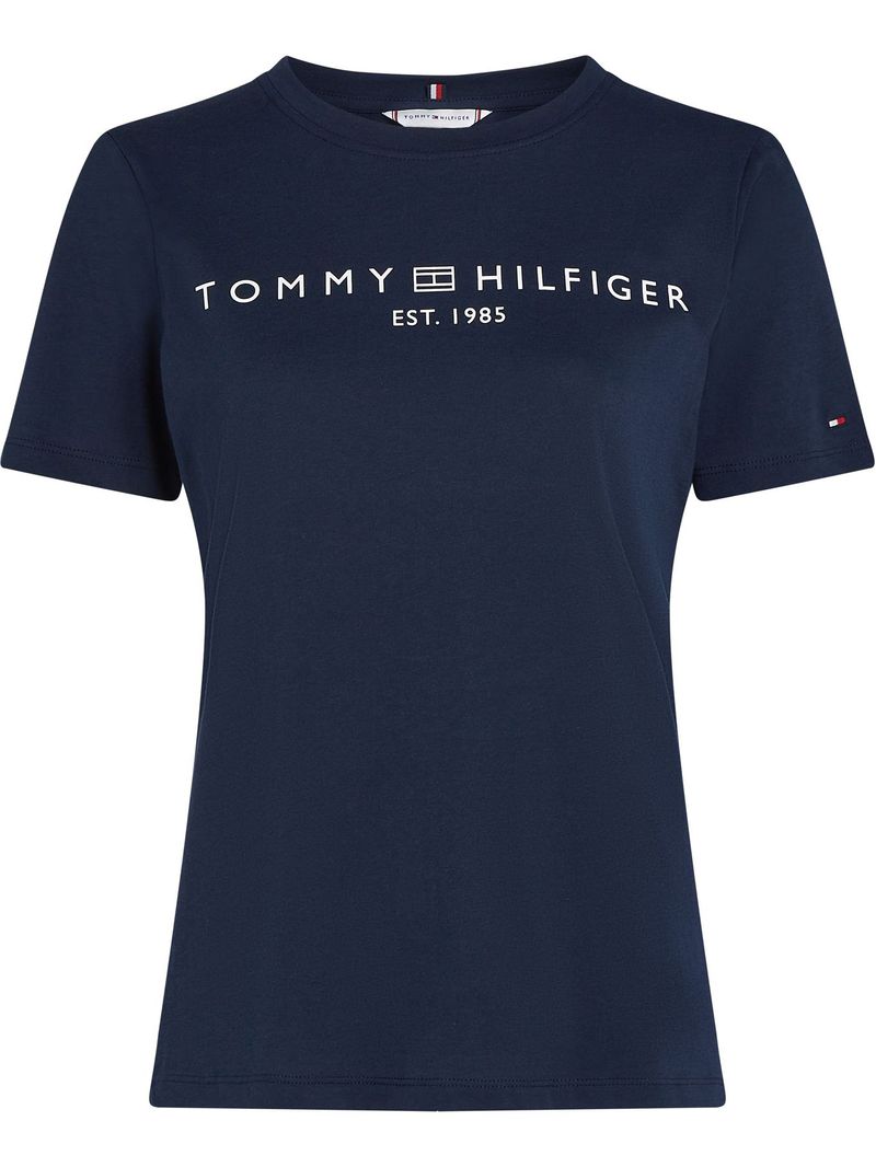Remera-con-cuello-redondo-y-logo-distintivo