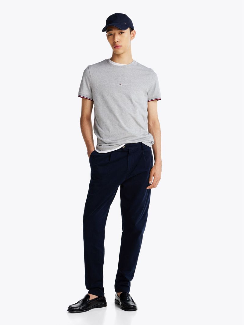 Remera-de-corte-slim-con-mangas-ribeteadas