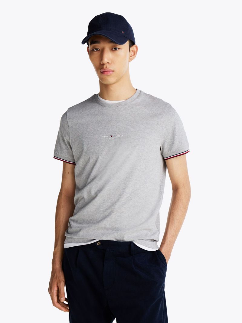 Remera-de-corte-slim-con-mangas-ribeteadas